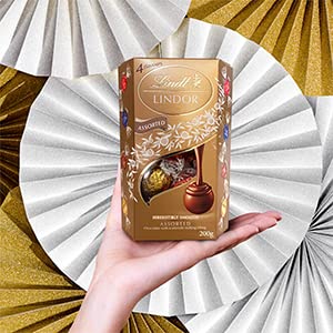 Lindt LINDOR Assorted Chocolate Truffles, 7.05 oz / 200 g