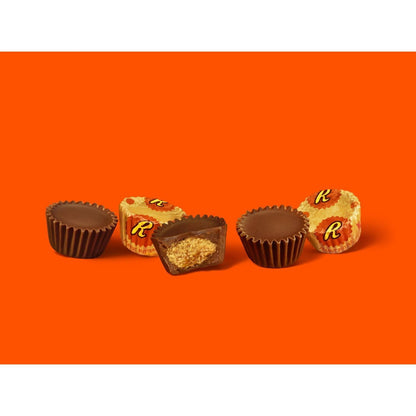 Indulge in Sweet Bliss with Reese's Chocolate Peanut Butter Cup Candy Miniatures - Perfect Party Bag with 966g of Irresistible Treats