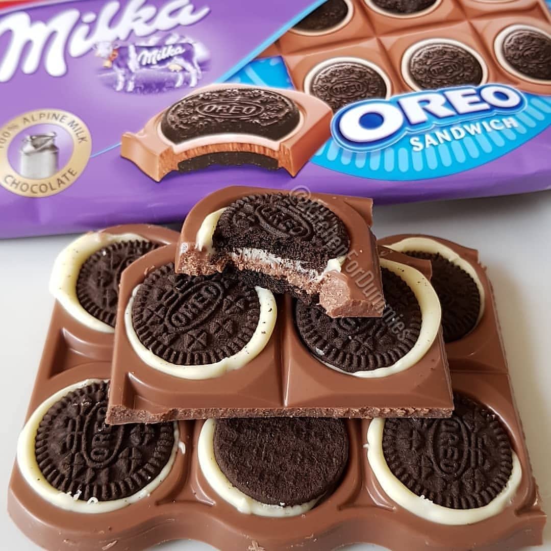 Milka Oreo Sandwich Chocolate Bar, 92g - "Oreo Sandwich Bliss!"