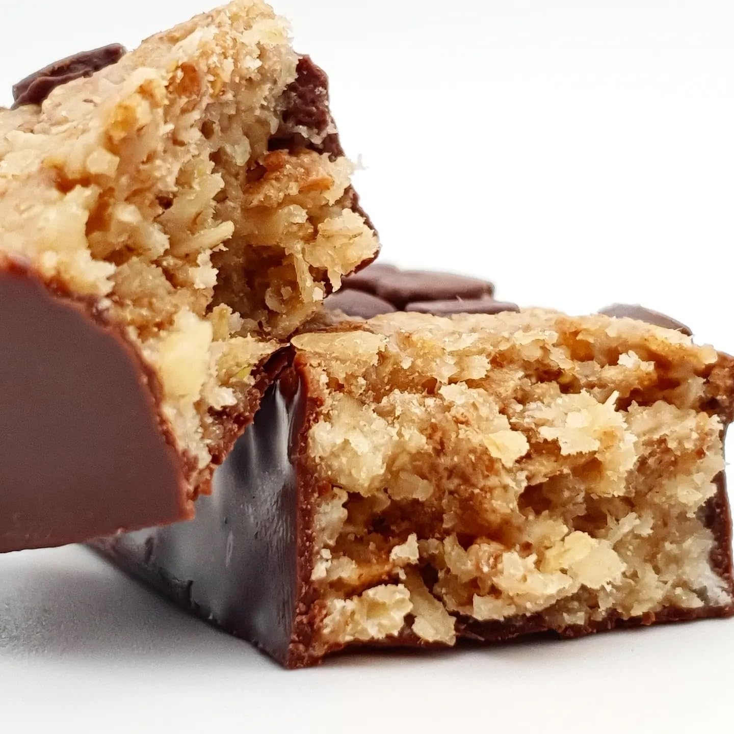 Cadbury Brunch Bar Oats Cereal Bar (Bournville Brunch Oats) - Delicious delicacy