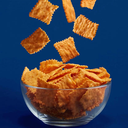 Ritz Toasted Chips Cheddar 40% Less Fat Oven Baked 229g - Cheddar Baked Goodness!